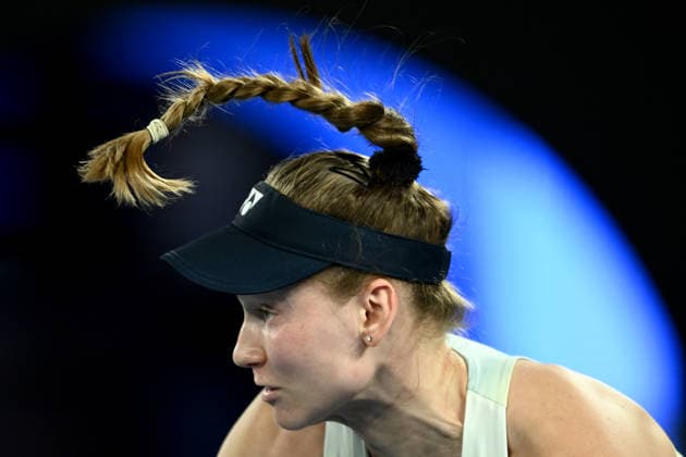 TENNIS AUSTRALIAN OPEN, Elena Rybakina of Kazakhstan in action during the women™s semifinal against Jessica Pegula of the USA on day 12 of the 2026 Australian Open tennis tournament at Melbourne Park in Melbourne, Thursday, January 29, 2026. ( NO ARCHIVING MELBOURNE VICTORIA AUSTRALIA  Copyright: xJOELxCARRETTx 20260129145433659075