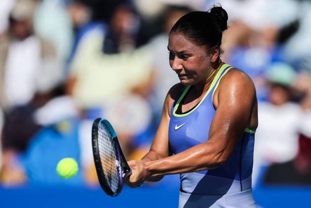 (260129) -- MANILA, Jan. 29, 2026 -- Sofia Costoulas hits a return during the women s singles quarterfinal match between Tatiana Prozorova of Russia and Sofia Costoulas of Belgium at the WTA, Tennis Damen Philippine Women s Open in Manila, the Philippines, Jan. 29, 2026. ) (SP)THE PHILIPPINES-MANILA-TENNIS-WTA PHILIPPINE WOMEN S OPEN-SINGLES RouellexUmali 