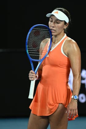 TENNIS AUSTRALIAN OPEN, Jessica Pegula of the USA reacts during her loss in the women™s semifinal against Elena Rybakina of Kazakhstan on day 12 of the 2026 Australian Open tennis tournament at Melbourne Park in Melbourne, Thursday, January 29, 2026. ( NO ARCHIVING MELBOURNE VICTORIA AUSTRALIA  Copyright: xJOELxCARRETTx 20260129116303137373
