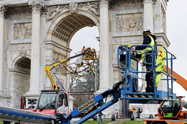 Milano Cortina 2026, installation of the bowl for the Olympic flame