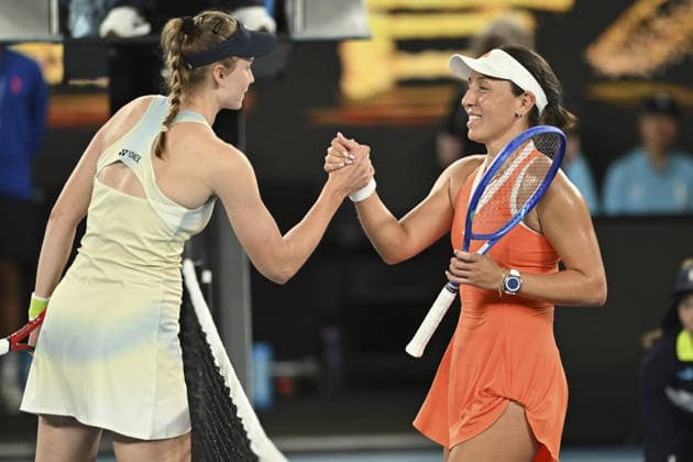 Australian Open 2026 - Semifinals MELBOURNE, AUSTRALIA - JANUARY 29: Elena Rybakina shakes Jessica Pegula (USA) hand after winning her Semifinals match and making it to the Final in of the Australian Open grand slam tennis tournament at Melbourne Park in Melbourne, Australia on January 29, 2026 Mark Avellino Anadolu Melbourne Australia. Editorial use only. Please get in touch for any other usage.  Copyright: x2026xAnadoluxMarkxAvellinox