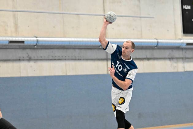 GER, 1 HBL, BHC06, Testspiel, BHC06 gegen TSV Bayer Dormagen 29 01 2026, Solingen ,BHC Leistungszentrum, GER, 1 Liqui Moly HBL, Testspiel BHC06 gegen TSV Bayer Dormagen 1 Liqui Moly HBL regulations prohibit any use of photographs as image sequences and or quasi video im Bild Fynn Hangstein Bergischer HC 10 beim Wurf NordphotoxGmbHx xFreund nph00018