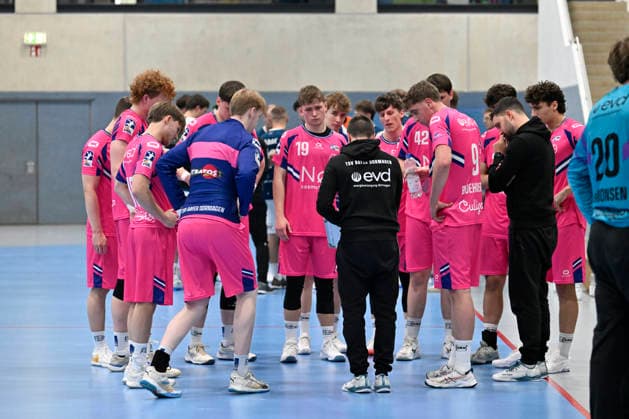 GER, 1 HBL, BHC06, Testspiel, BHC06 gegen TSV Bayer Dormagen 29 01 2026, Solingen ,BHC Leistungszentrum, GER, 1 Liqui Moly HBL, Testspiel BHC06 gegen TSV Bayer Dormagen 1 Liqui Moly HBL regulations prohibit any use of photographs as image sequences and or quasi video in the picture Coach Julian Brauer and the team NordphotoxGmbHx xFreund nph00018