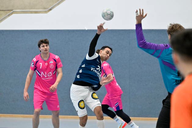 GER, 1 HBL, BHC06, Testspiel, BHC06 gegen TSV Bayer Dormagen 29 01 2026, Solingen ,BHC Leistungszentrum, GER, 1 Liqui Moly HBL, Testspiel BHC06 gegen TSV Bayer Dormagen 1 Liqui Moly HBL regulations prohibit any use of photographs as image sequences and or quasi video in the picture Belal Ibrahim Massoud BHC 20 beim Wurf NordphotoxGmbHx xFreund nph00018