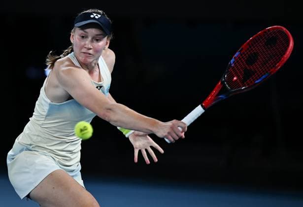 (260129) -- MELBOURNE, Jan. 29, 2026 -- Elena Rybakina hits a return during the women s singles semifinal match between Jessica Pegula of the United States and Elena Rybakina of Kazakhstan at the Australian Open tennis tournament in Melbourne, Australia, Jan. 29, 2026. (Photo by Xinhua) (SP)AUSTRALIA-MELBOURNE-TENNIS-AUSTRALIAN OPEN-WOMEN S SINGLES-SEMIFINALS WangxShen 