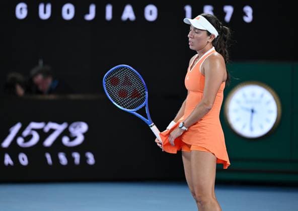 (260129) -- MELBOURNE, Jan. 29, 2026 -- Jessica Pegula reacts during the women s singles semifinal match between Jessica Pegula of the United States and Elena Rybakina of Kazakhstan at the Australian Open tennis tournament in Melbourne, Australia, Jan. 29, 2026. (Photo by Xinhua) (SP)AUSTRALIA-MELBOURNE-TENNIS-AUSTRALIAN OPEN-WOMEN S SINGLES-SEMIFINALS WangxShen 