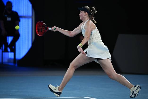 (260129) -- MELBOURNE, Jan. 29, 2026 -- Elena Rybakina hits a return during the women s singles semifinal match between Jessica Pegula of the United States and Elena Rybakina of Kazakhstan at the Australian Open tennis tournament in Melbourne, Australia, Jan. 29, 2026. (Photo by Xinhua) (SP)AUSTRALIA-MELBOURNE-TENNIS-AUSTRALIAN OPEN-WOMEN S SINGLES-SEMIFINALS WangxShen 