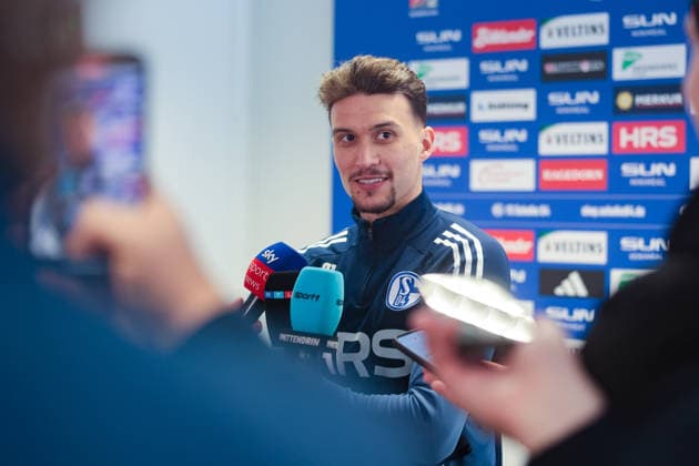 29 01 2026, Football, Season 2025 2026, Training FC Schalke 04, Media round with Dejan Ljubicic FC Schalke 04 , Gelsenkirchen Training ground of S04 Hamburg Germany xRHR PHOTO DEx Copyright: DennisxEwert RHR-FOTOx RHR-FOTO DE