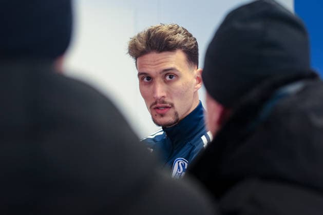 29 01 2026, Football, Season 2025 2026, Training FC Schalke 04, Media round with Dejan Ljubicic FC Schalke 04 , Gelsenkirchen Training ground of S04 Hamburg Germany xRHR PHOTO DEx Copyright: DennisxEwert RHR-FOTOx RHR-FOTO DE