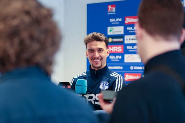 29 01 2026, Football, Season 2025 2026, Training FC Schalke 04, Media round with Dejan Ljubicic FC Schalke 04 , Gelsenkirchen Training ground of S04 Hamburg Germany xRHR PHOTO DEx Copyright: DennisxEwert RHR-FOTOx RHR-FOTO DE