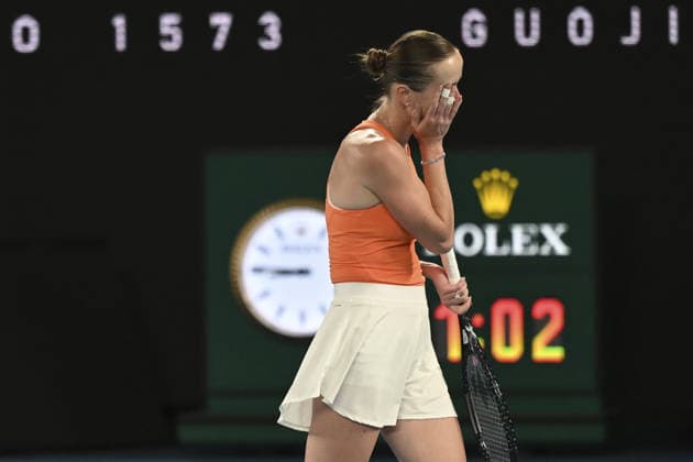 AUSTRALIAN OPEN 2026 MELBOURNE, AUSTRALIA - JANUARY 29: Elina Svitolina (UKR) reaction after missing a shot against Aryna Sabalenka (NOT SEEN) during the Semifinals match at the Australian Open grand slam tennis tournament at Melbourne Park in Melbourne, Australia on January 29, 2026 Mark Avellino Anadolu Melbourne Australia. Editorial use only. Please get in touch for any other usage.  Copyright: x2026xAnadoluxMarkxAvellinox