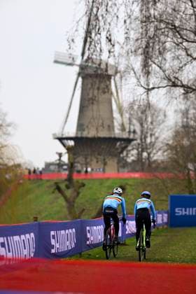 UCI World Championships 2026 Hulst - Media activities 29 01 2026 HULST, THE NETHERLANDS - JANUARY 29 : Illustration picture showing belgian cyclocross riders on training during the official training session on the track of the 2026 UCI Cyclo-Cross World Championships on January 29, 2026 in Hulst, The Netherlands, 29 01 2026 Hulst The Netherlands  Copyright: xNicoxVereeckenx