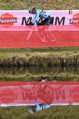 UCI World Championships 2026 Hulst - Media activities 29 01 2026 HULST, THE NETHERLANDS - JANUARY 29 : Illustration picture showing a belgian cyclocross rider on training during the official training session on the track of the 2026 UCI Cyclo-Cross World Championships on January 29, 2026 in Hulst, The Netherlands, 29 01 2026 Hulst The Netherlands  Copyright: xNicoxVereeckenx