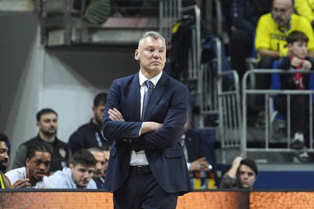 Fenerbahce Beko v Anadolu Efes - EuroLeague ISTANBUL, TURKIYE - JANUARY 29: Head coach Sarunas Jasikevicius of Fenerbahce Beko follows the EuroLeague week 25 basketball match between Fenerbahce Beko and Anadolu Efes at Ulker Sports and Event Hall in Istanbul, Turkiye on January 29, 2026. Beyza Comert Anadolu Istanbul Turkey. Editorial use only. Please get in touch for any other usage.  Copyright: x2026xAnadoluxBeyzaxComertx