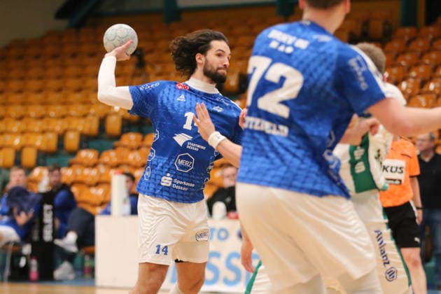 29 01 2026 Handball Men 2025 2026 Test match Dessau Roßlauer HV 06 SC DHFK Leipzig Anhalt Arena Dessau Jakub Powarzynski Dessau, 14, blue during a goal throw Dessau Roßlau Saxony Anhalt Germany