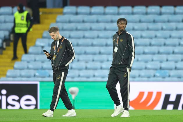 SOCCER - UEFA EL, Aston Villa vs RBS BIRMINGHAM,ENGLAND,29.JAN.26 - SOCCER - UEFA Europa League, Aston Villa FC vs Red Bull Salzburg. Image shows Oliver Lukic and Joane Gadou (RBS).  GEPAxpictures xMichaelxZemanek
