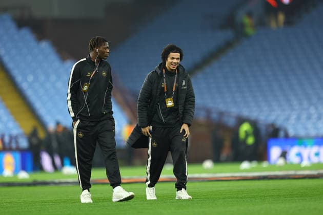 SOCCER - UEFA EL, Aston Villa vs RBS BIRMINGHAM,ENGLAND,29.JAN.26 - SOCCER - UEFA Europa League, Aston Villa FC vs Red Bull Salzburg. Image shows Joane Gadou and Enrique Marlon Aguilar (RBS).  GEPAxpictures xMichaelxZemanek