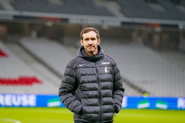 Football UEFA Europa League 2025 26, Matchday 8 OSC Lille vs SC Freiburg Stade Pierre Mauroy Lille, France Julian Schuster SC Freiburg, Coach Copyright: xJOERANxSTEINSIEKx