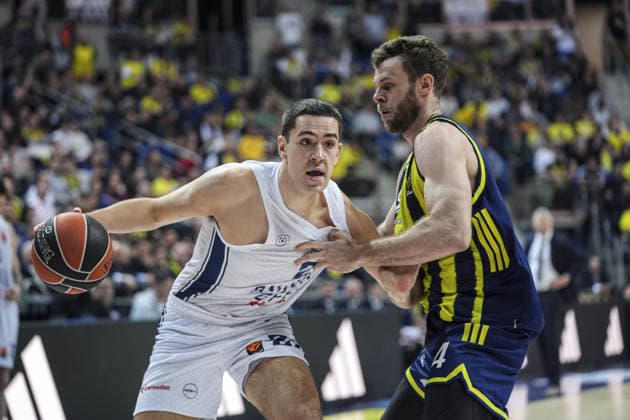 Fenerbahce Beko v Anadolu Efes - EuroLeague ISTANBUL, TURKIYE - JANUARY 29: Nicolo Melli (R) of Fenerbahce Beko in action against Cole Swider (L) of Anadolu Efes during the EuroLeague week 25 basketball match between Fenerbahce Beko and Anadolu Efes at Ulker Sports and Event Hall in Istanbul, Turkiye on January 29, 2026. Beyza Comert Anadolu Istanbul Turkey. Editorial use only. Please get in touch for any other usage.  Copyright: x2026xAnadoluxBeyzaxComertx