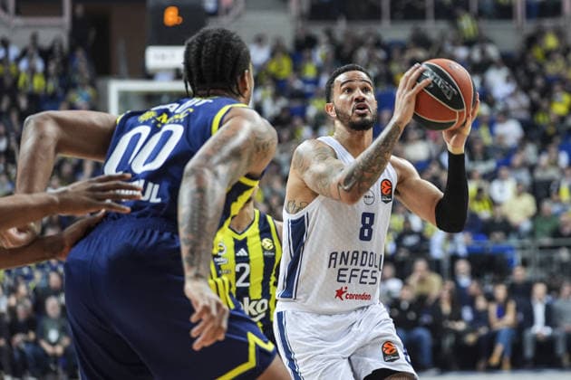 Fenerbahce Beko v Anadolu Efes - EuroLeague ISTANBUL, TURKIYE - JANUARY 29: Armando Bacot (00) of Fenerbahce Beko in action against Nicholas Weiler-Babb (8) of Anadolu Efes during the EuroLeague week 25 basketball match between Fenerbahce Beko and Anadolu Efes at Ulker Sports and Event Hall in Istanbul, Turkiye on January 29, 2026. Beyza Comert Anadolu Istanbul Turkey. Editorial use only. Please get in touch for any other usage.  Copyright: x2026xAnadoluxBeyzaxComertx