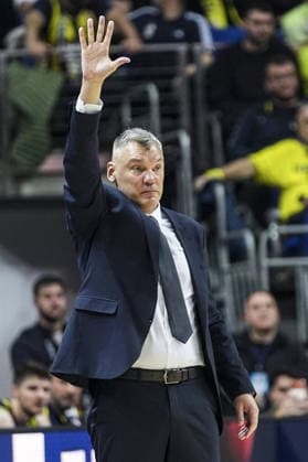 Fenerbahce Beko v Anadolu Efes - EuroLeague ISTANBUL, TURKIYE - JANUARY 29: Head coach Sarunas Jasikevicius of Fenerbahce Beko gives tactics to his players during the EuroLeague week 25 basketball match between Fenerbahce Beko and Anadolu Efes at Ulker Sports and Event Hall in Istanbul, Turkiye on January 29, 2026. Beyza Comert Anadolu Istanbul Turkey. Editorial use only. Please get in touch for any other usage.  Copyright: x2026xAnadoluxBeyzaxComertx