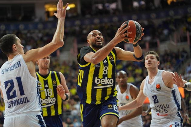 Fenerbahce Beko v Anadolu Efes - EuroLeague ISTANBUL, TURKIYE - JANUARY 29: Talen Horton-Tucker (8) of Fenerbahce Beko in action against Sehmus Hazer (2) of Anadolu Efes during the EuroLeague week 25 basketball match between Fenerbahce Beko and Anadolu Efes at Ulker Sports and Event Hall in Istanbul, Turkiye on January 29, 2026. Beyza Comert Anadolu Istanbul Turkey. Editorial use only. Please get in touch for any other usage.  Copyright: x2026xAnadoluxBeyzaxComertx