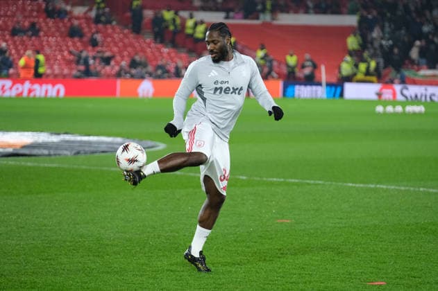 Ola Aina of Nottingham Forest during the pre-match warm-up during the UEFA Europa league football match between Nottingham Forest and Ferencvaros TC at the City Ground in Nottingham. Copyright: xPaulxBonser SportsxPressxPhotox Sportspressphoto_SPR86699