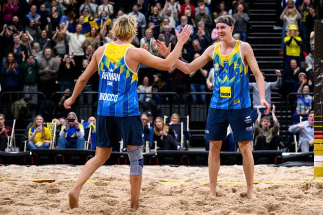 260129 Swedens David Ahman and Jonatan Hellvig cheer during Stockholm Beach 2026 on January 29, 2026 in Stockholm  Copyright: EMMAxWALLSKOG BB260129EW031
