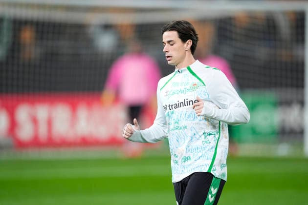 Fußball, EuroLeague, Real Betis Sevilla - Feyenoord Rotterdam #5 January 29, 2026, Sevilla, Sevilla, Spain: Valentin Gomez of Real Betis Balompie warms up during the UEFA Europa League 2025 26 League Phase MD8 match between Real Betis Balompie and Feyenoord at La Cartuja stadium on January 29, 2026 in Seville, Spain. Sevilla Spain - ZUMAa181 20260129_zaa_a181_022 Copyright: xJoaquinxCorcherox