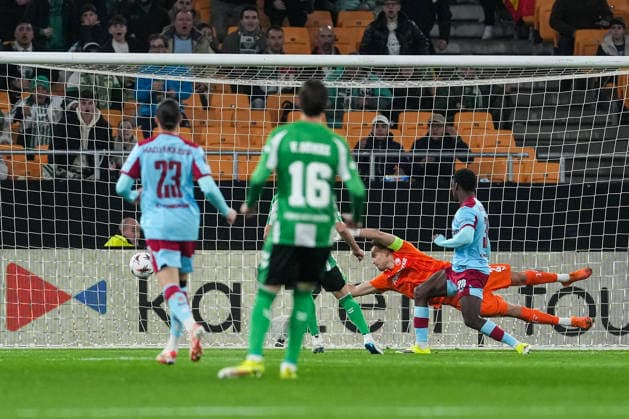 Fußball, EuroLeague, Real Betis Sevilla - Feyenoord Rotterdam #5 UEFA Europa League: Real Betis v Feyenoord Sevilla - Feyenoord keeper Timon Wellenreuther during the eighth match of the UEFA Europa League 2025 2026. The match is set between Real Betis Balompie and Feyenoord at Estadio La Cartuja on 29 January 2026 in Sevilla, Spain. Copyright: xTomxBodex