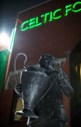 Statue of former Celtic Manager Jock Stein holding the European Cup outside Celtic Park. Celtic v Utrecht, UEFA Europa League, Group Stage, Football, Celtic Park, Glasgow, UK - 29 Jan 2026Glasgow Celtic Park United Kingdom EDITORIAL USE ONLY No use with unauthorised audio, video, data, fixture lists, club league logos or live services. Online in-match use limited to 120 images, no video emulation. No use in betting, games or single club league player publications. Copyright: xStuartxWallace Shutterstockx 16445870e
