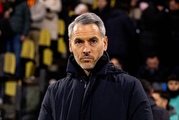 DEVENTER, NETHERLANDS - JANUARY 29: SC Braga head coach Carlos Vicens looks on prior to the UEFA Europa League 2025 26 League Phase MD8 match between Go Ahead Eagles and SC Braga at Stadion De Adelaarshorst on January 29, 2026 in Deventer, Netherlands. (Photo by Rene Nijhuis) SPO  Copyright: xRenexNijhuis