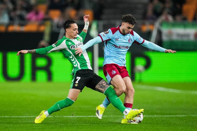 Fußball, EuroLeague, Real Betis Sevilla - Feyenoord Rotterdam #5 UEFA Europa League: Real Betis v Feyenoord Sevilla - Antony of Real Betis, Aymen Sliti of Feyenoord during the eighth match of the UEFA Europa League 2025 2026. The match is set between Real Betis Balompie and Feyenoord at Estadio La Cartuja on 29 January 2026 in Sevilla, Spain. Copyright: xYannickxVerhoevenx