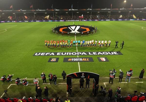 Players ready fourth officialr the game during the match Go Ahead Eagles vs Braga at the De Adelaarshorst for the UEFA Europa League season 2025 2026 in DEVENTER, Netherlands on 29 january 2026 Photo by Peter Lous EYE4IMAGES