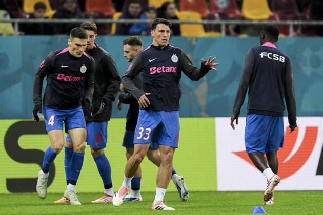 FCSB v Fenerbahce - UEFA Europa League BUCHAREST, ROMANIA - JANUARY 29: Risto Radunovic (33) of FCSB warms up ahead of the UEFA Europa League Week 8 football match between FCSB and Fenerbahce in Bucharest, Romania on January 29, 2026. Arife Karakum Anadolu Bucharest Romania. Editorial use only. Please get in touch for any other usage.  Copyright: x2026xAnadoluxArifexKarakumx