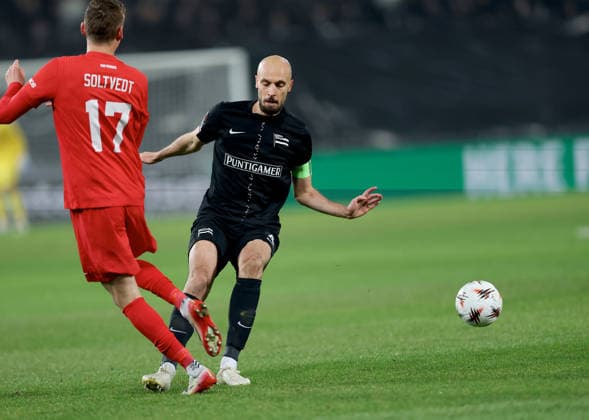 SOCCER - UEFA EL, Sturm vs Brann GRAZ,AUSTRIA,29.JAN.26 - SOCCER - UEFA Europa League, SK Sturm Graz vs SK Brann Bergen. Image shows Joachim Soltvedt (Brann) and Jon Gorenc Stankovic (Sturm).  GEPAxpictures xHansxOberlaender