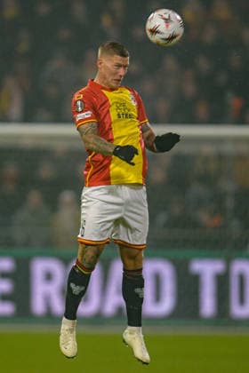 2026-01-29 - Europa League match DEVENTER, NETHERLANDS - JANUARY 29: Victor Edvardsen of Go Ahead Eagles heads the ball during the Europa League match at the De Adelaarshorst on January 29, 2026 in Deventer, Netherlands Deventer De Adelaarshorst Netherlands Content not available for redistribution in The Netherlands directly or indirectly through any third parties. Copyright: xDennisxBresserx