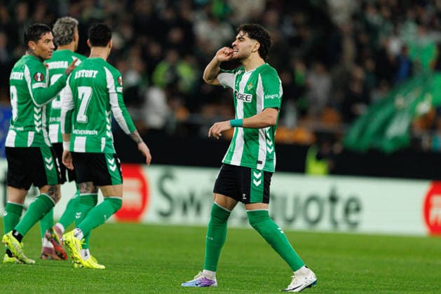 Fußball, EuroLeague, Real Betis Sevilla - Feyenoord Rotterdam #2 Ez Abde seen celebrating after goal during UEFA Europa League game between teams of Real Betis Balompie and Feyenoord Rotterdam (Maciej Rogowski Ball Raw Images) Sevilla Estadio La Cartuja Spain Copyright: xMaciejxRogowskix maciejrogowski_betis_feyenoord_2526-30