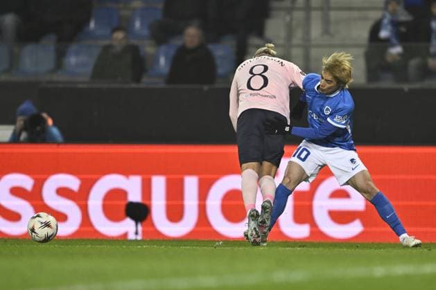 Malmo s Arnor Sigurdsson and Genk s Junya Ito fight for the ball during a soccer game between Belgian soccer team KRC Genk and Swedish team Malmo FF, in Genk, on Thursday 29 January 2026, on day eight of the League phase of the UEFA Europa League tournament. JOHAN EYCKENS JohanxEyckens  x159640561x