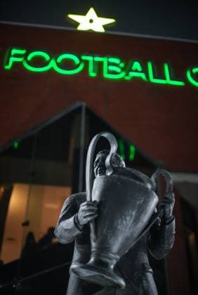 Statue of former Celtic Manager Jock Stein holding the European Cup outside Celtic Park. Celtic v Utrecht, UEFA Europa League, Group Stage, Football, Celtic Park, Glasgow, UK - 29 Jan 2026Glasgow Celtic Park United Kingdom EDITORIAL USE ONLY No use with unauthorised audio, video, data, fixture lists, club league logos or live services. Online in-match use limited to 120 images, no video emulation. No use in betting, games or single club league player publications. Copyright: xStuartxWallace Shutterstockx 16445870h