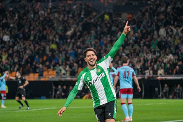 Fußball, EuroLeague, Real Betis Sevilla - Feyenoord Rotterdam #2 Pablo Fornals (N8) celebrates a goal during the UEFA Europa League 25 26 match between Real Betis and Feyenoord at the Estadio La Cartuja in Sevilla, Spain Copyright: xAndresxLopezxSheridanxx xSPPx Sportspressphoto_SPR86718