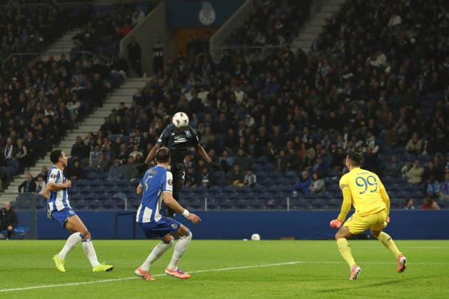 Djeidi Gassama of Rangers scores past Diego Costa of FC Porto during the UEFA Europa League league phase match at Estadio do Dragao, Porto. Porto v Rangers - UEFA Europa League - Estadio do Dragao, Lanarkshire, Portugal - 29 Jan 2026Porto Estadio do Dragao Lanarkshire Portugal EDITORIAL USE ONLY  Copyright: xRangersxFC Shutterstockx 16488283bd