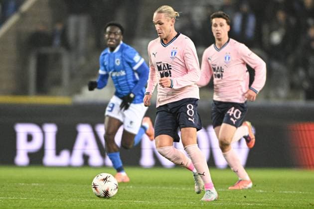 Malmo s Arnor Sigurdsson pictured in action during a soccer game between Belgian soccer team KRC Genk and Swedish team Malmo FF, in Genk, on Thursday 29 January 2026, on day eight of the League phase of the UEFA Europa League tournament. JILLxDELSAUX  x159641132x
