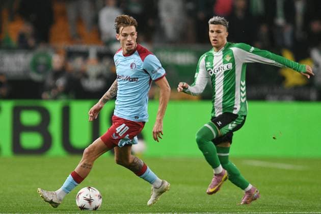 Fußball, EuroLeague, Real Betis Sevilla - Feyenoord Rotterdam #4 SEVILLA, 29-01-2026, Stadium La Cartuja, UEFA Football season 2025 2026, Europa League match between Betis Sevilla and Feyenoord. Pictures shows Feyenoord player Lucioano Valente and Betis player Nelson Deossa Betis Sevilla - Feyenoord  x201171379x Copyright: