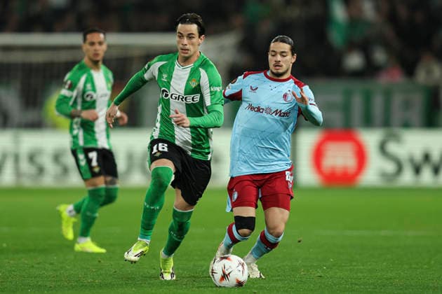 Fußball, EuroLeague, Real Betis Sevilla - Feyenoord Rotterdam #4 ESP: Real Betis - Feyenoord. UEFA Europa League. Matchday 8 Valentin Gomez of Real Betis and Anis Hadj Moussa of Feyenoord during the UEFA Europa League match, between Real Betis and Feyenoord, Matchday 8, played at La Cartuja Stadium on January 29, 2026 in Sevilla, Spain. kpng Copyright: xAntonioxPozox xPRESSINx AP_260129_BET_FEY_002