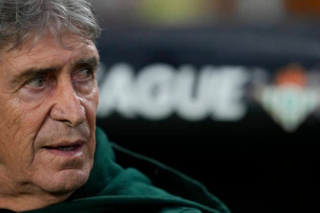 Fußball, EuroLeague, Real Betis Sevilla - Feyenoord Rotterdam #4 January 29, 2026, Sevilla, Sevilla, Spain: Manuel Pellegrini, head coach of Real Betis Balompie, looks on during the UEFA Europa League 2025 26 League Phase MD8 match between Real Betis Balompie and Feyenoord at La Cartuja stadium on January 29, 2026 in Seville, Spain. Sevilla Spain - ZUMAa181 20260129_zaa_a181_028 Copyright: xJoaquinxCorcherox