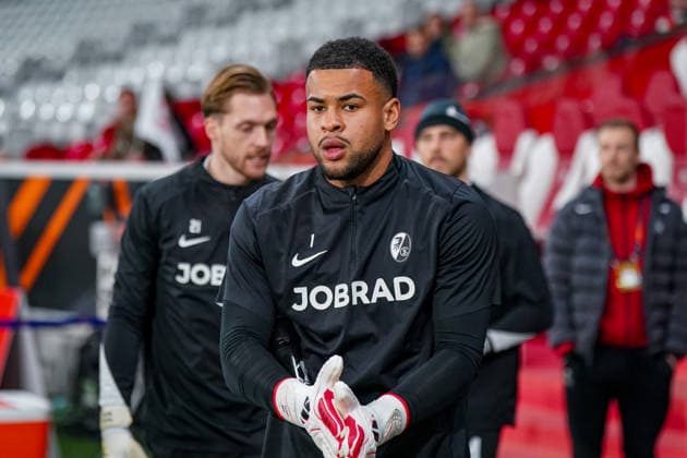 Football UEFA Europa League 2025 26, Matchday 8 OSC Lille vs SC Freiburg Stade Pierre Mauroy Lille, France Noah Atubolu SC Freiburg, 01 Copyright: xJOERANxSTEINSIEKx