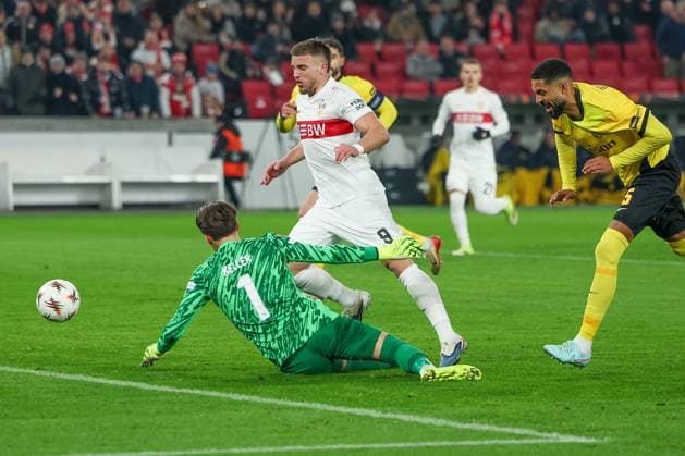 Ermedin Demirovic 9 VfB Stuttgart scores 2 0, Marvin Keller 1 BSC Young Boys Bern no chance, VfB Stuttgart vs BSC Young Boys Bern, Football, Men, UEFA Europa League, Season 2025 2026, 8 Matchday, 29 01 2026 DFB regulations prohibit any use of photographs as image sequences and or quasi video Stuttgart Baden Wuerttemberg Germany Copyright: xkolbert-press MartinxAgüerax