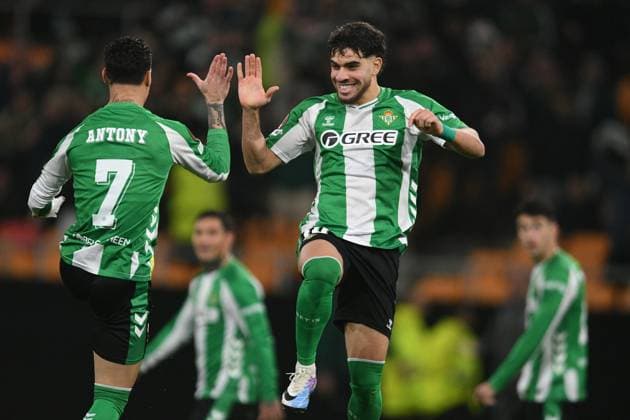 Fußball, EuroLeague, Real Betis Sevilla - Feyenoord Rotterdam #3 SEVILLA, 29-01-2026, Stadium La Cartuja, UEFA Football season 2025 2026, Europa League match between Betis Sevilla and Feyenoord. Pictures shows Betis player Antony scores 1-0 and celebrates with Betis player Abde Ezzalzouli Betis Sevilla - Feyenoord  x201171476x Copyright: