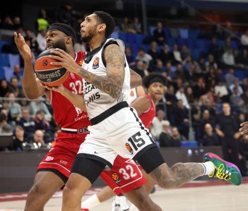 January 29, 2026, Milan, MILAN: Partizan Mozart Bet Belgrade s Cameron Payne (R) in action against EA7 Emporio Armani Milan s Josh Nebo during the Euroleague basketball match between EA7 Emporio Armani Milan and Partizan Mozart Bet Belgrade in Milan, Italy, 29 January 2026..ANSA MATTEO BAZZI Basket; Euroleague: EA7 Emporio Armani Milan Vs Partizan Mozart Bet Belgrade  - ZUMAa110 20260129_zaf_a110_049 Copyright: xMatteoxBazzix